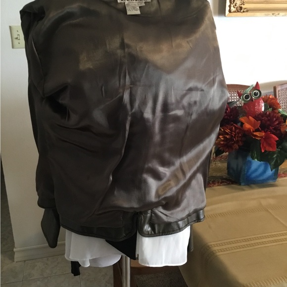 A.M.I.⭐️ GREEN LEATHER BLAZER/COMPLETELY LINED/SIZE M - Picture 4 of 6